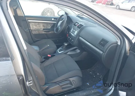 2010 Volkswagen Jetta S z USA, uszkodzony, nr VIN 3VWJZ7AJXAM003865